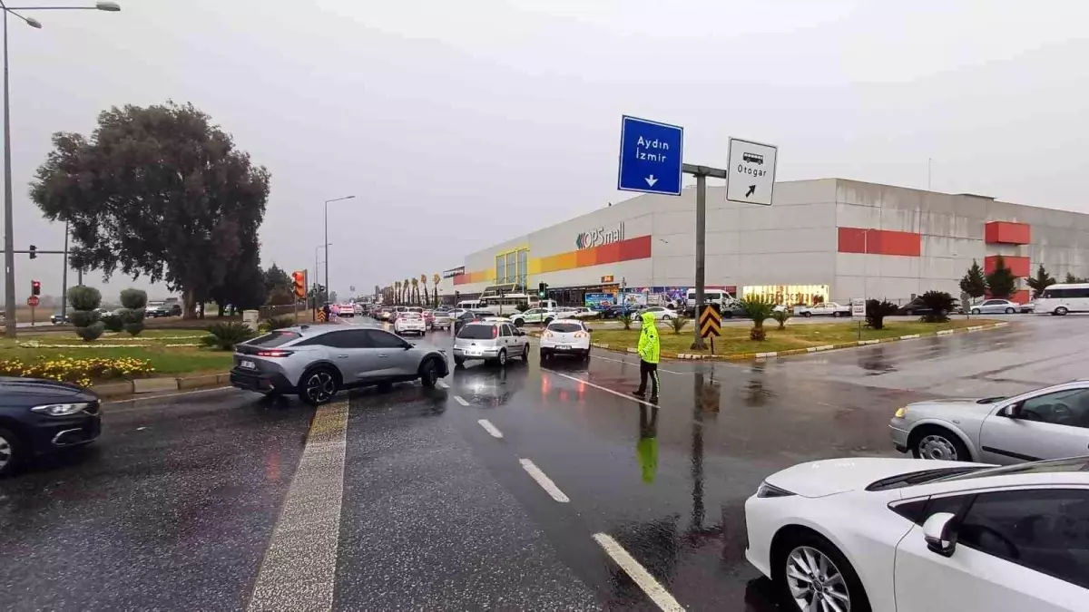 Aydın’da Alışveriş Merkezi Trafiği Felç Etti